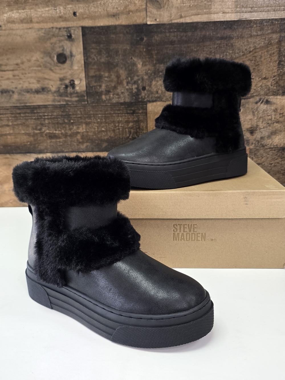 Steve Madden Black Faux Fur Platform Ankle Bootie Kids Size 3